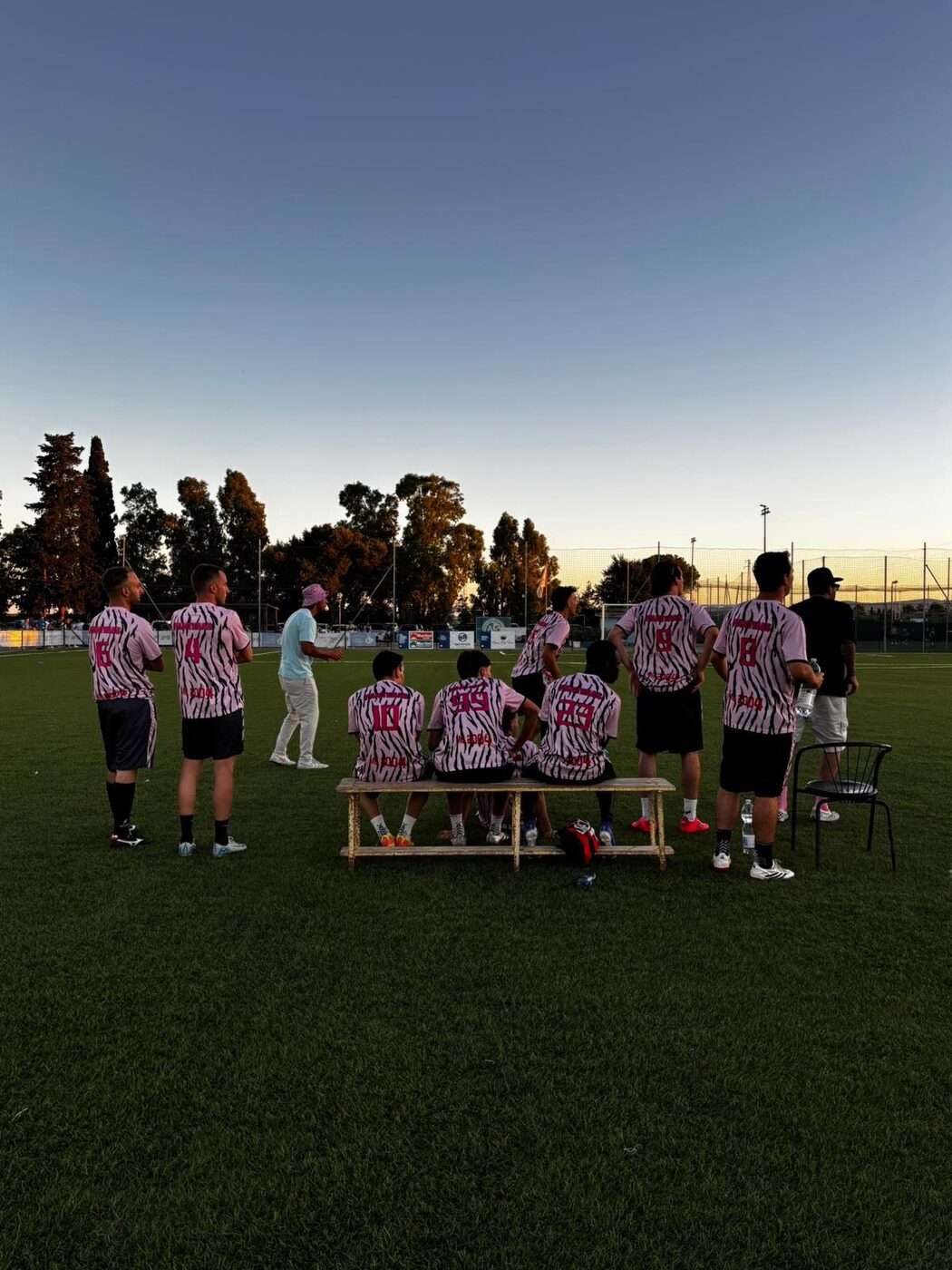 Squadra in maglia rosa zebrata